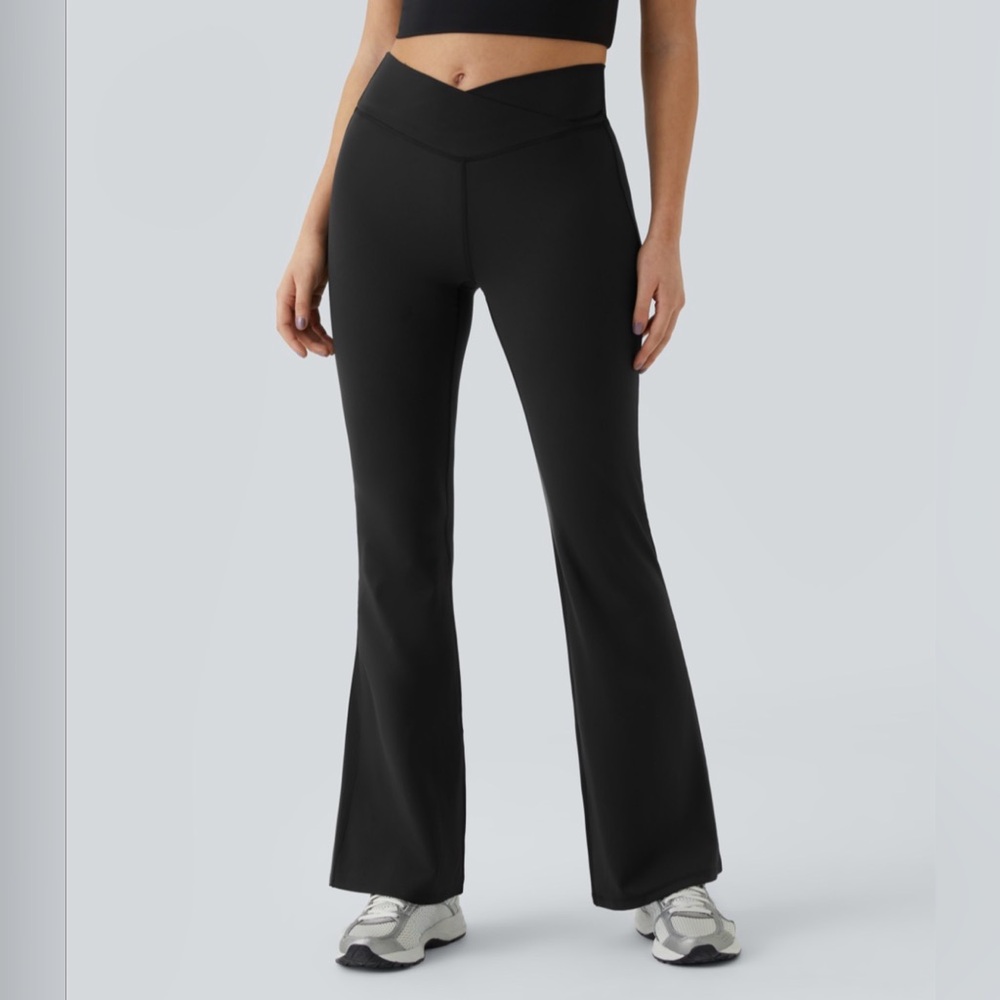 HALARA Black High-Waist Flared Leggings